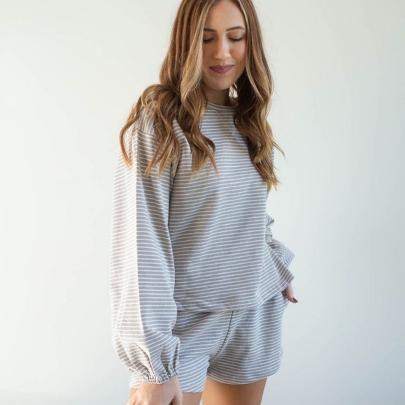 Grey stripe pajama set 💕 - Picture 4 of 9